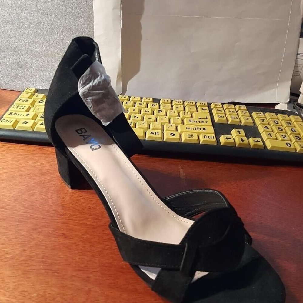 NEW ! BAYQ Black Suede Strappy Chunky Heels Size 11 New